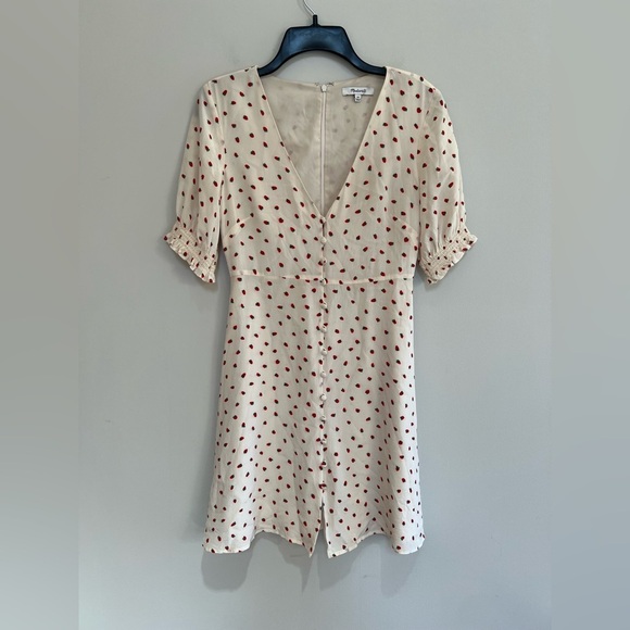 Madewell Silk Clover Cream Button-Front Dress in Fresh Strawberries Print, 0 - Picture 3 of 14